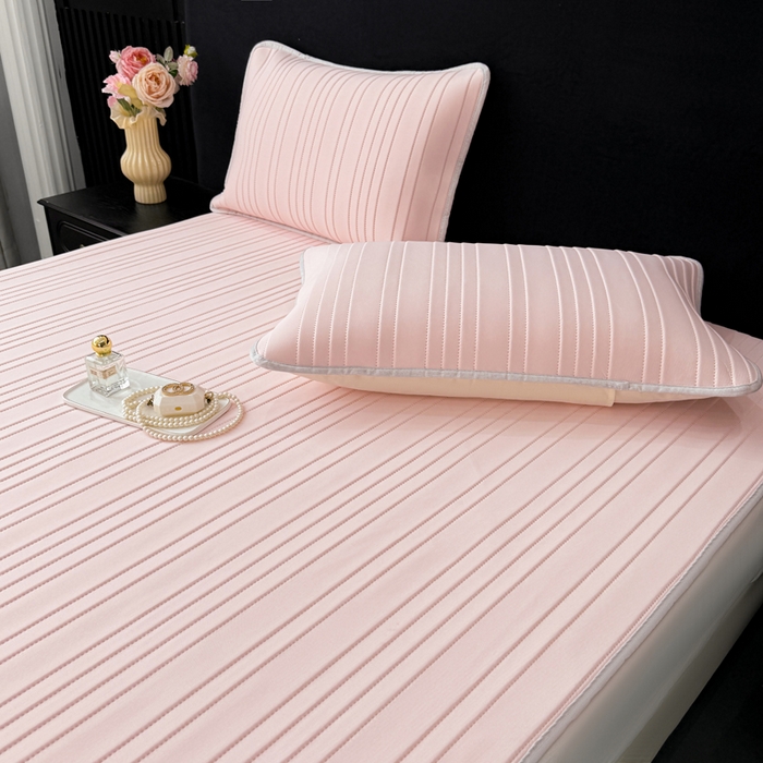 91家纺网 家纺一手货源 找家纺 麋兔 2026新款纯色朵朵小熊冰蚕丝软席 浅粉