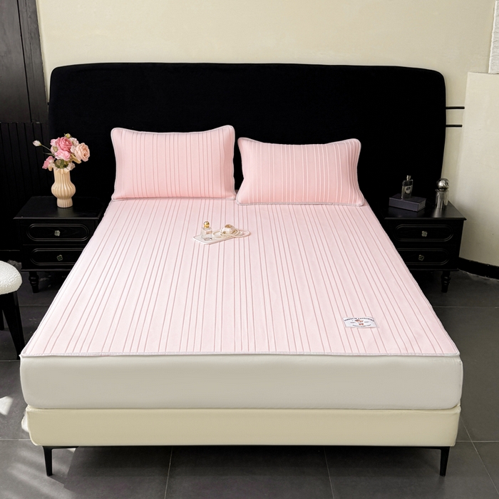 91家纺网 家纺一手货源 找家纺 麋兔 2026新款纯色朵朵小熊冰蚕丝软席 浅粉