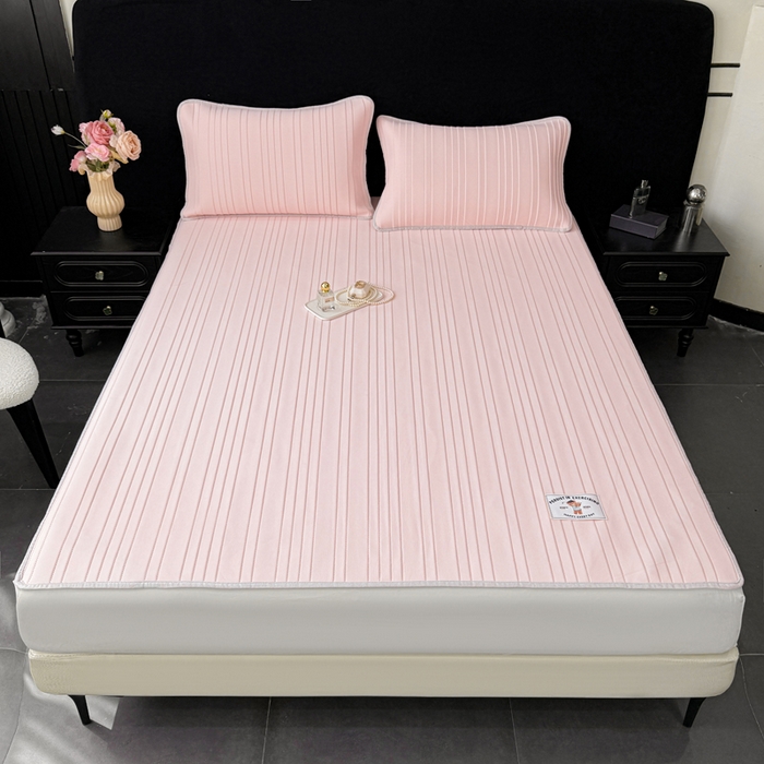 91家纺网 家纺一手货源 找家纺 麋兔 2026新款纯色朵朵小熊冰蚕丝软席 浅粉