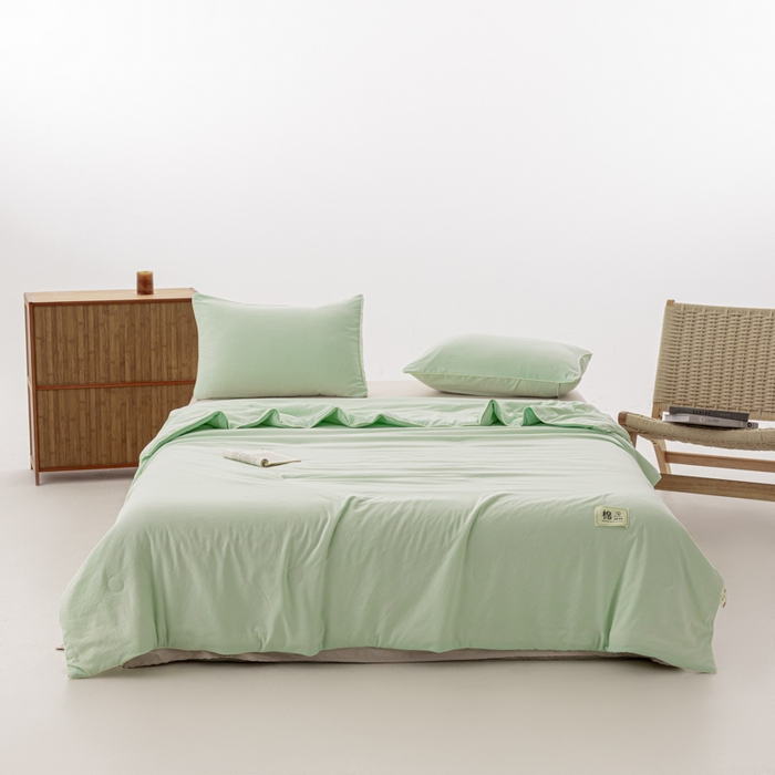 91家纺网 家纺一手货源 找家纺 迪梵家纺 2026新款A类无印风水洗棉格子纯色夏凉被大豆夏被空调被薄被（带买家秀） 清新绿