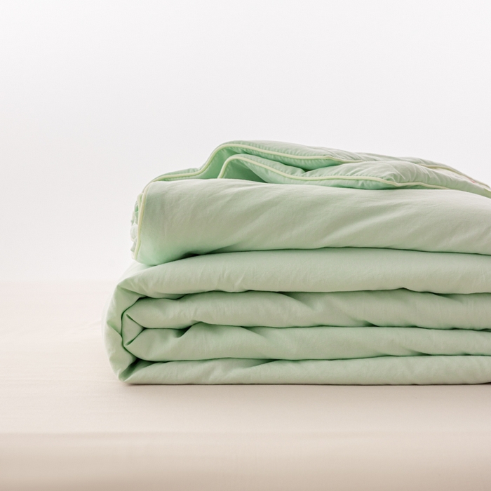 91家纺网 家纺一手货源 找家纺 迪梵家纺 2026新款A类无印风水洗棉格子纯色夏凉被大豆夏被空调被薄被（带买家秀） 清新绿