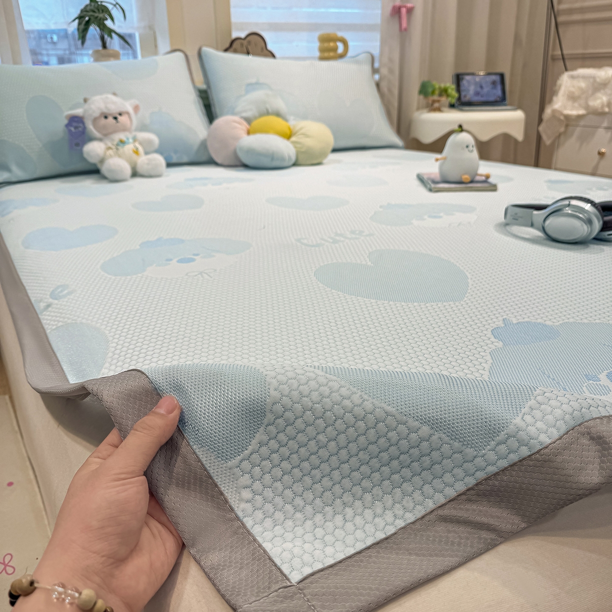 91家纺网 家纺一手货源 找家纺 眠势力 2026新款冰豆豆凉席三件套夏季冷感可机洗冰丝席软席子条席款 爱心狗-兰