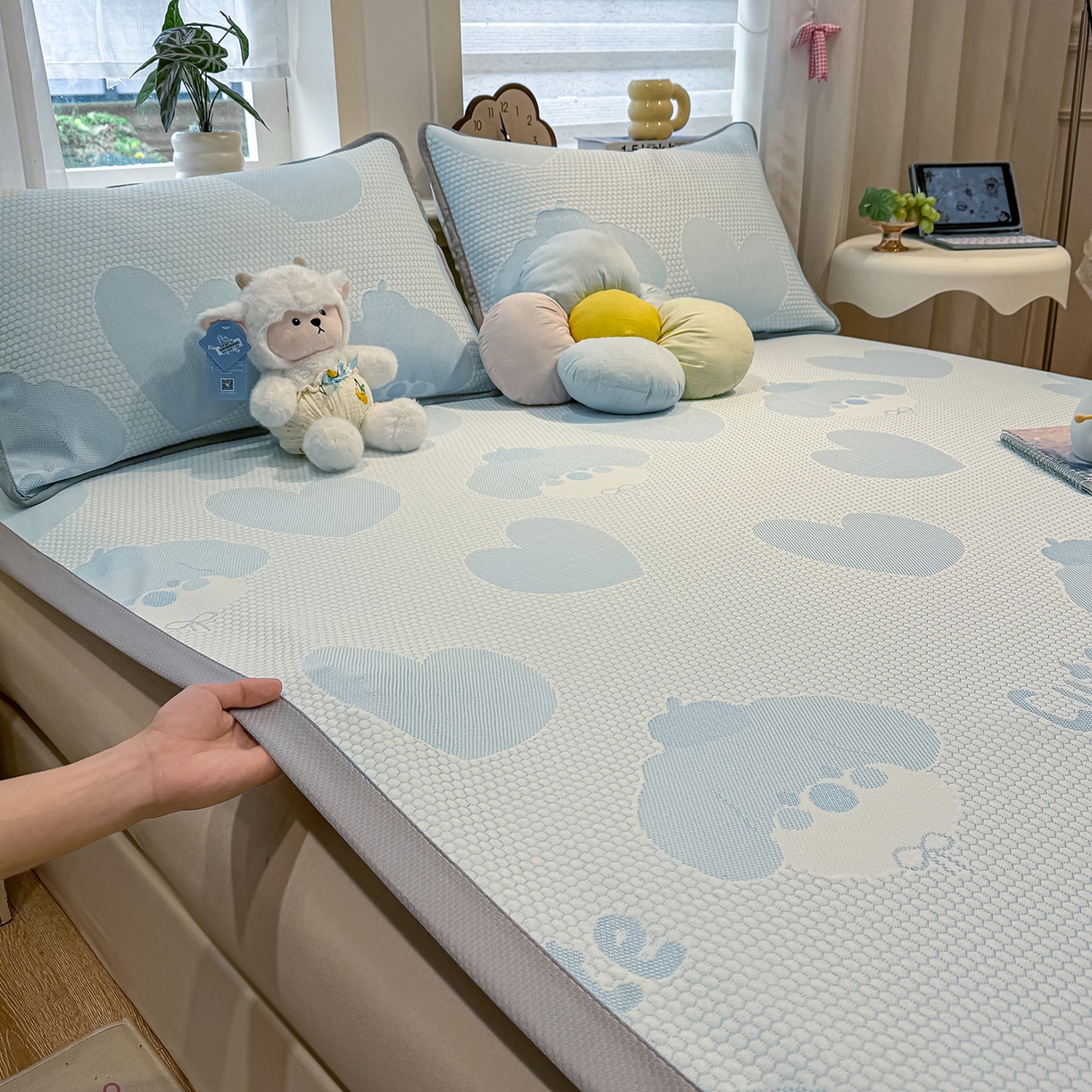 91家纺网 家纺一手货源 找家纺 眠势力 2026新款冰豆豆凉席三件套夏季冷感可机洗冰丝席软席子条席款 爱心狗-兰