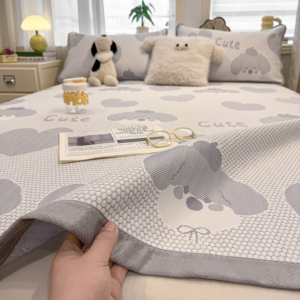 91家纺网 家纺一手货源 找家纺 眠势力 2026新款冰豆豆凉席三件套夏季冷感可机洗冰丝席软席子条席款 爱心狗-灰