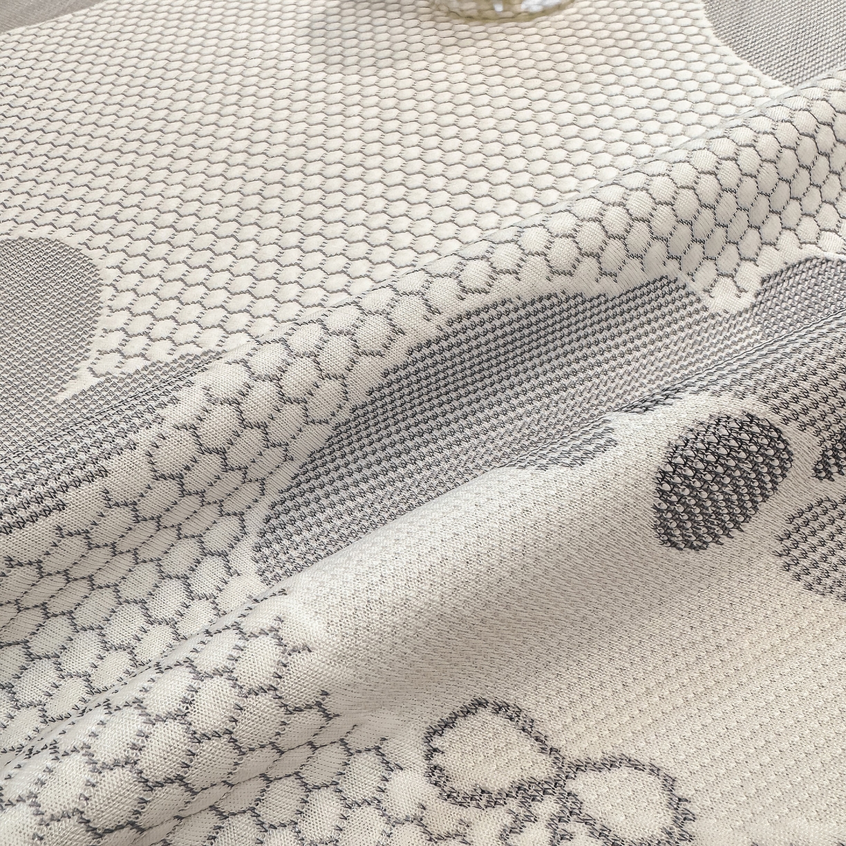 91家纺网 家纺一手货源 找家纺 眠势力 2026新款冰豆豆凉席三件套夏季冷感可机洗冰丝席软席子条席款 爱心狗-灰