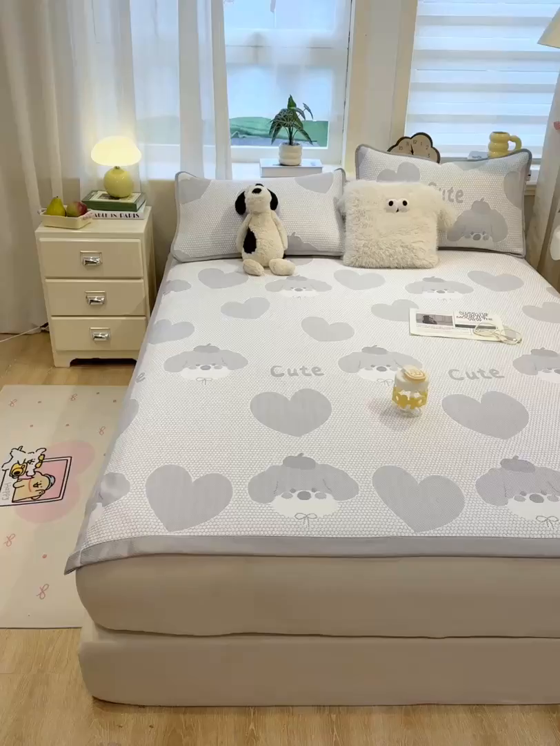 91家纺网 家纺一手货源 找家纺 眠势力 2026新款冰豆豆凉席三件套夏季冷感可机洗冰丝席软席子条席款 爱心狗-灰