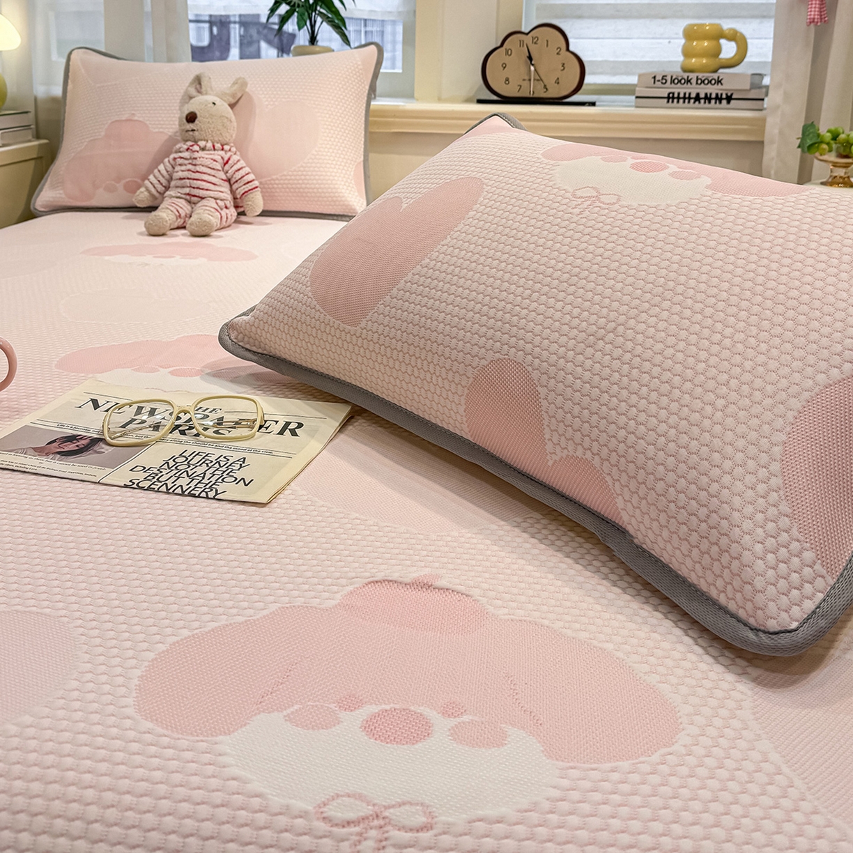 91家纺网 家纺一手货源 找家纺 眠势力 2026新款冰豆豆凉席三件套夏季冷感可机洗冰丝席软席子条席款 爱心狗-粉