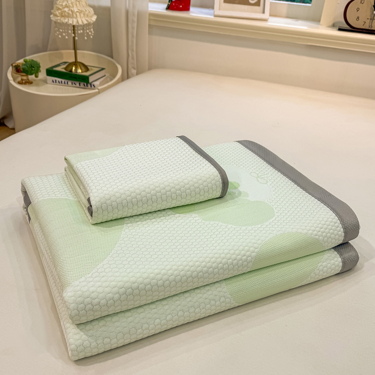 91家纺网 家纺一手货源 找家纺 眠势力 2026新款冰豆豆凉席三件套夏季冷感可机洗冰丝席软席子条席款 爱心狗-绿