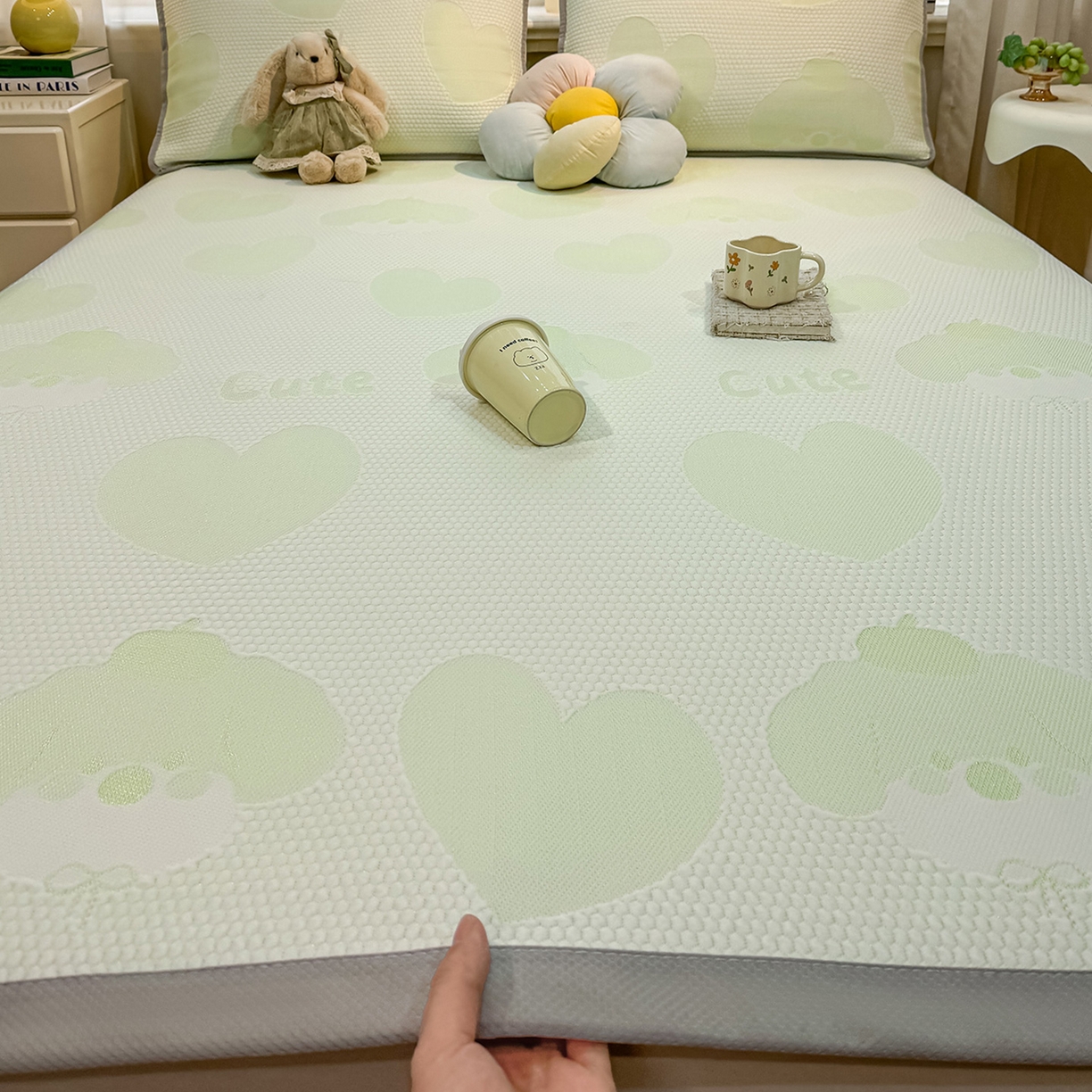 91家纺网 家纺一手货源 找家纺 眠势力 2026新款冰豆豆凉席三件套夏季冷感可机洗冰丝席软席子条席款 爱心狗-绿