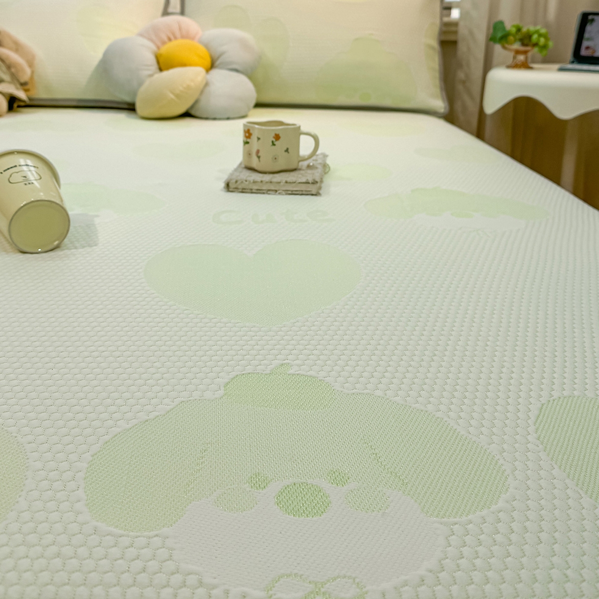 91家纺网 家纺一手货源 找家纺 眠势力 2026新款冰豆豆凉席三件套夏季冷感可机洗冰丝席软席子条席款 爱心狗-绿