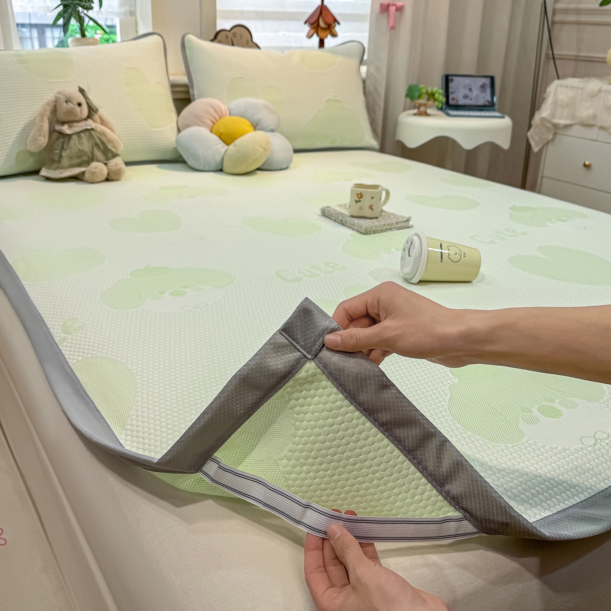 91家纺网 家纺一手货源 找家纺 眠势力 2026新款冰豆豆凉席三件套夏季冷感可机洗冰丝席软席子条席款 爱心狗-绿