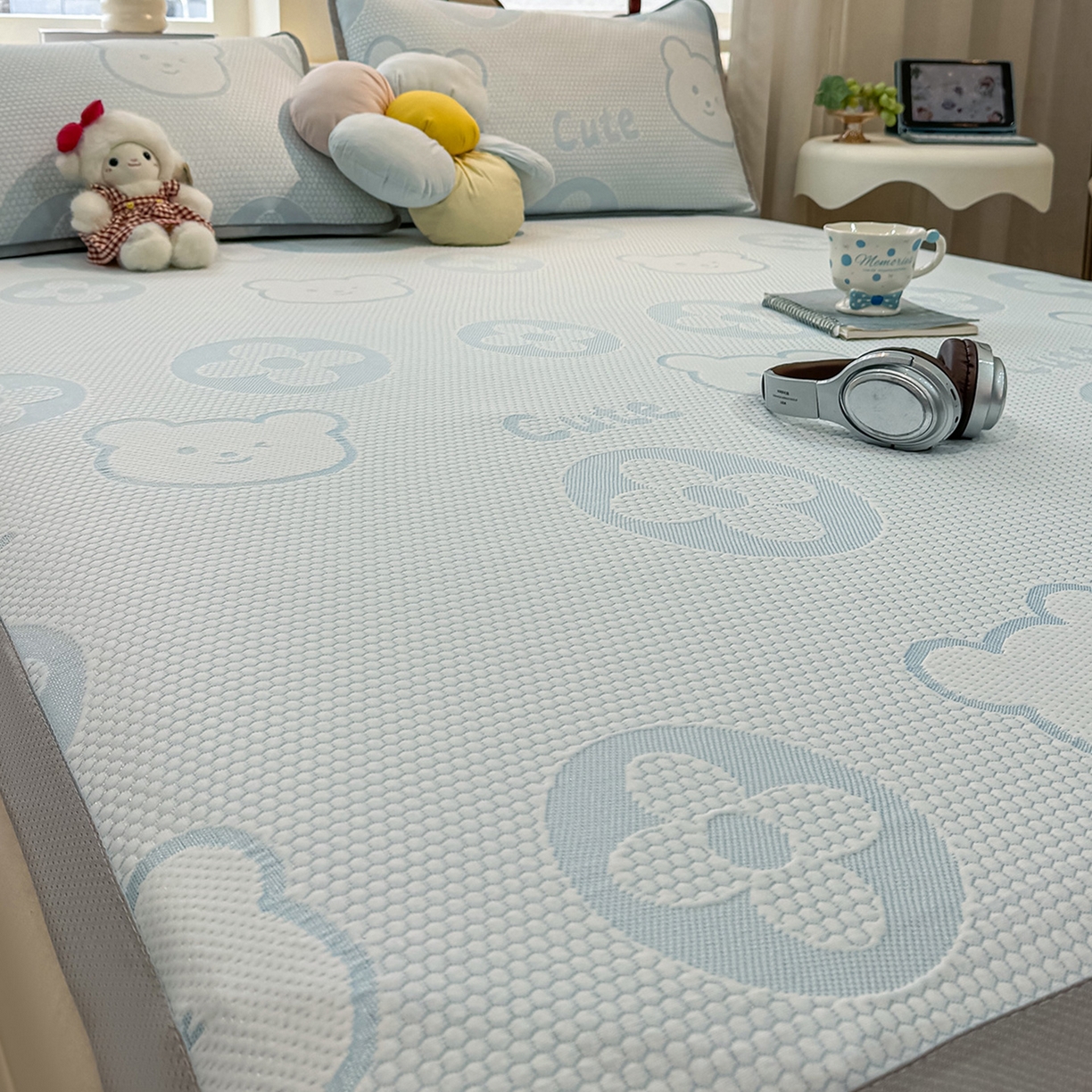 91家纺网 家纺一手货源 找家纺 眠势力 2026新款冰豆豆凉席三件套夏季冷感可机洗冰丝席软席子条席款 大牌熊-兰