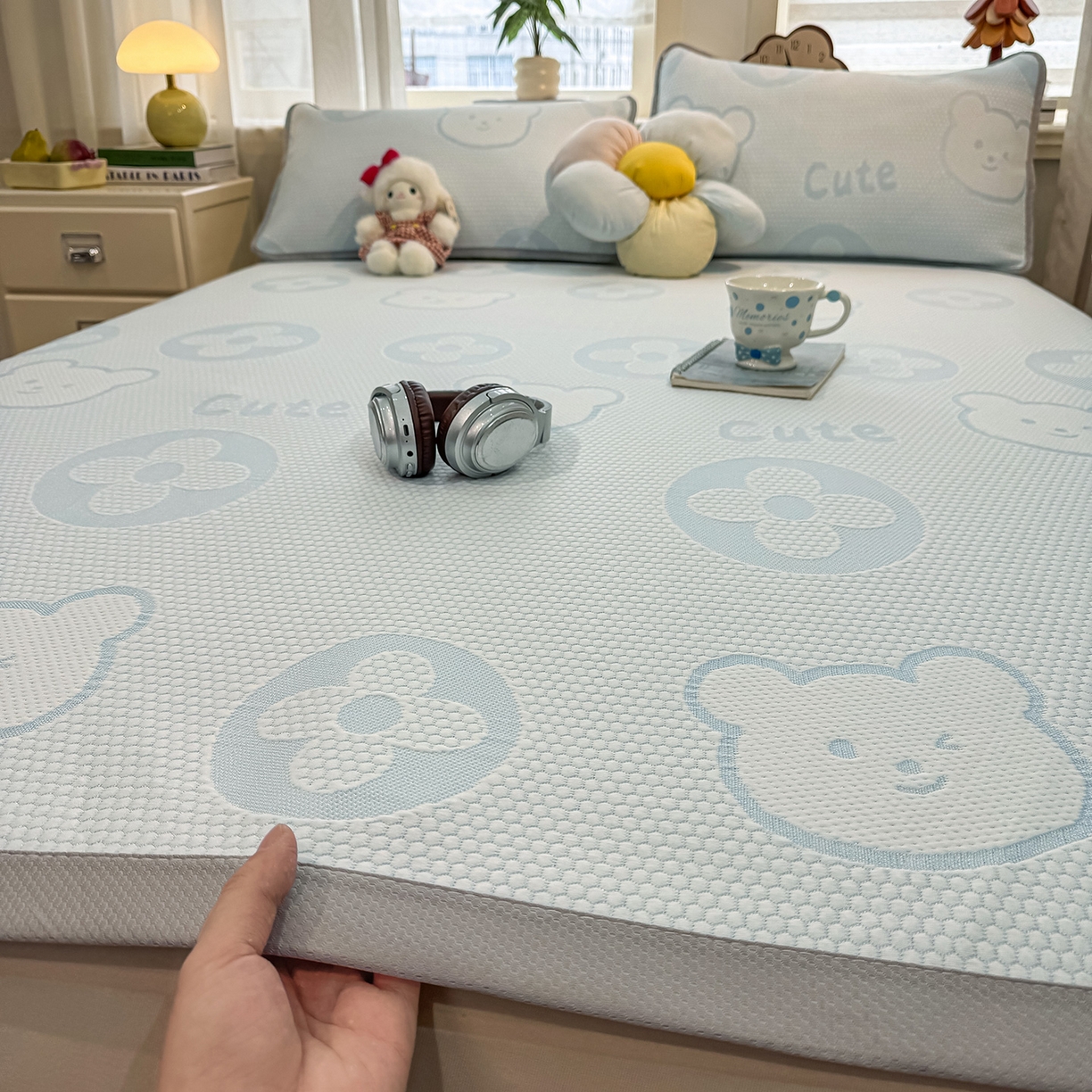 91家纺网 家纺一手货源 找家纺 眠势力 2026新款冰豆豆凉席三件套夏季冷感可机洗冰丝席软席子条席款 大牌熊-兰