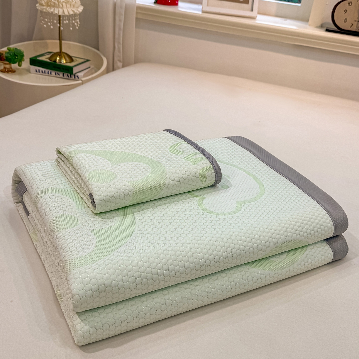 91家纺网 家纺一手货源 找家纺 眠势力 2026新款冰豆豆凉席三件套夏季冷感可机洗冰丝席软席子条席款 大牌熊-绿