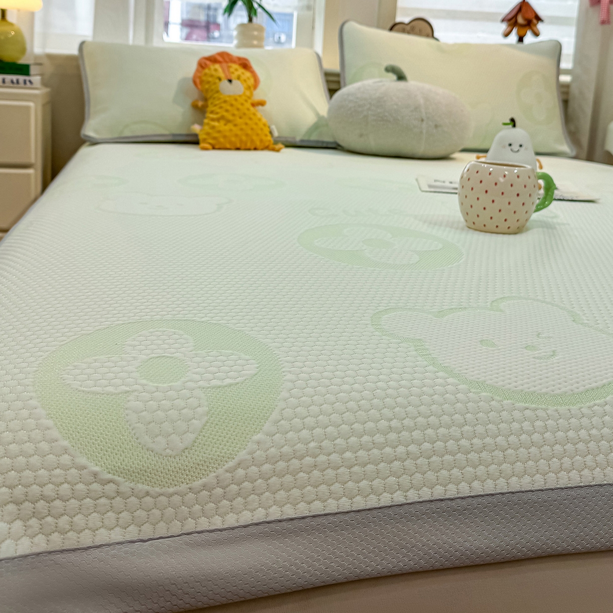 91家纺网 家纺一手货源 找家纺 眠势力 2026新款冰豆豆凉席三件套夏季冷感可机洗冰丝席软席子条席款 大牌熊-绿