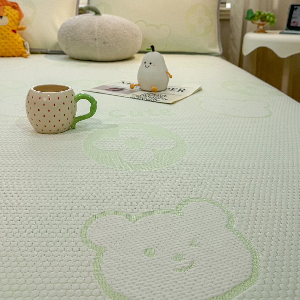 91家纺网 家纺一手货源 找家纺 眠势力 2026新款冰豆豆凉席三件套夏季冷感可机洗冰丝席软席子条席款 大牌熊-绿