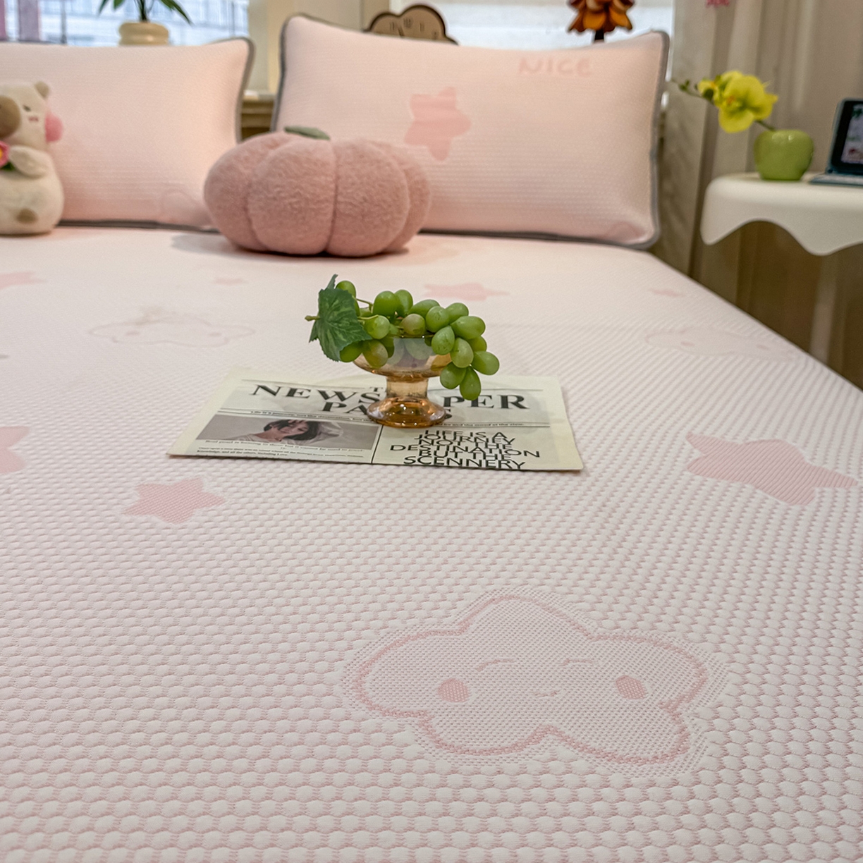 91家纺网 家纺一手货源 找家纺 眠势力 2026新款冰豆豆凉席三件套夏季冷感可机洗冰丝席软席子条席款 云朵-粉