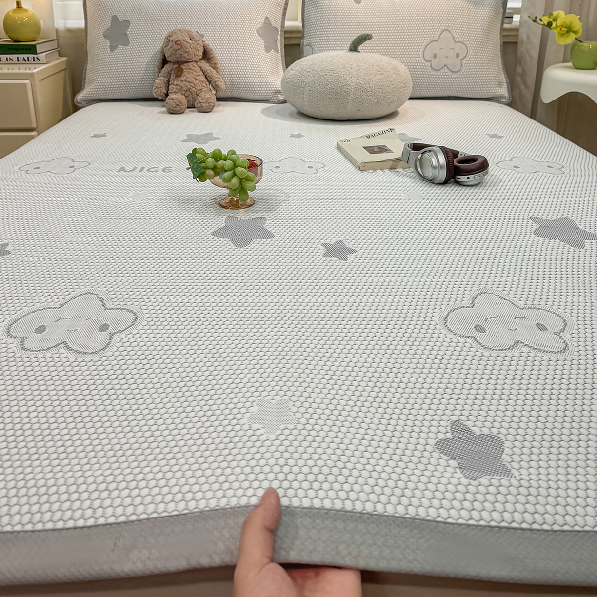 91家纺网 家纺一手货源 找家纺 眠势力 2026新款冰豆豆凉席三件套夏季冷感可机洗冰丝席软席子条席款 云朵-灰