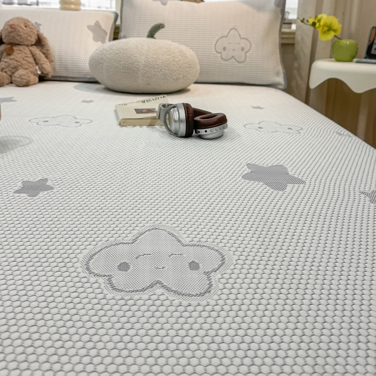 91家纺网 家纺一手货源 找家纺 眠势力 2026新款冰豆豆凉席三件套夏季冷感可机洗冰丝席软席子条席款 云朵-灰