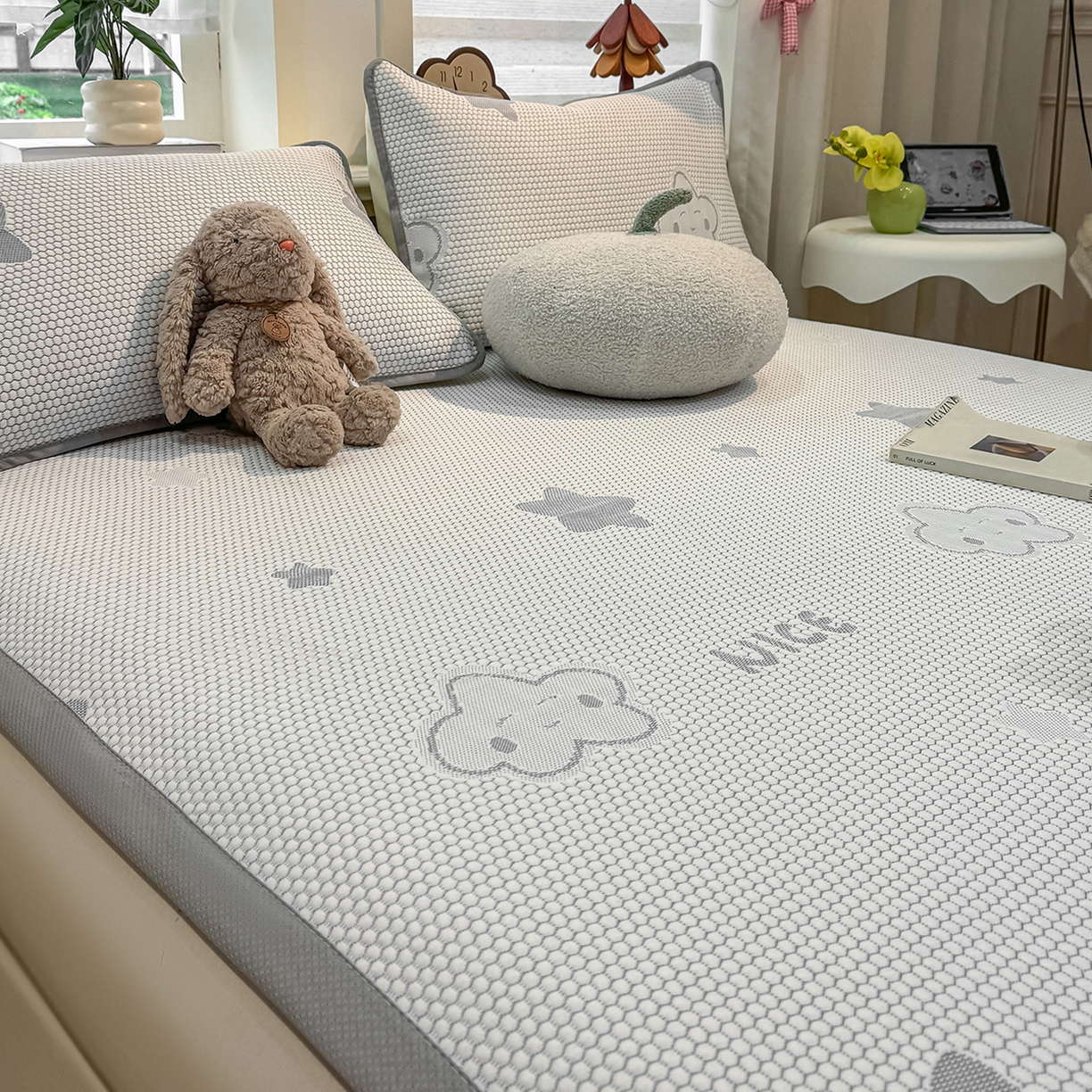 91家纺网 家纺一手货源 找家纺 眠势力 2026新款冰豆豆凉席三件套夏季冷感可机洗冰丝席软席子条席款 云朵-灰