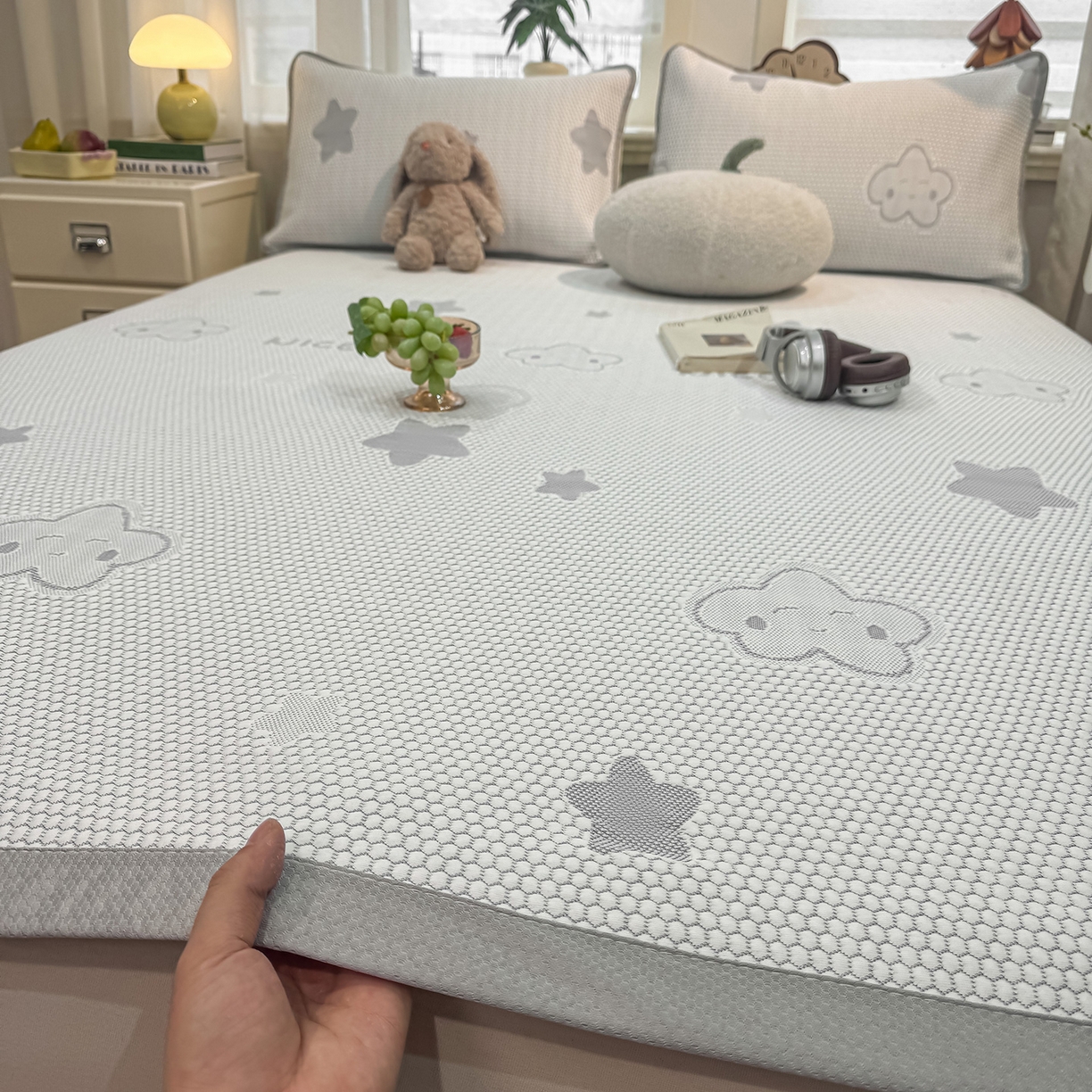 91家纺网 家纺一手货源 找家纺 眠势力 2026新款冰豆豆凉席三件套夏季冷感可机洗冰丝席软席子条席款 云朵-灰