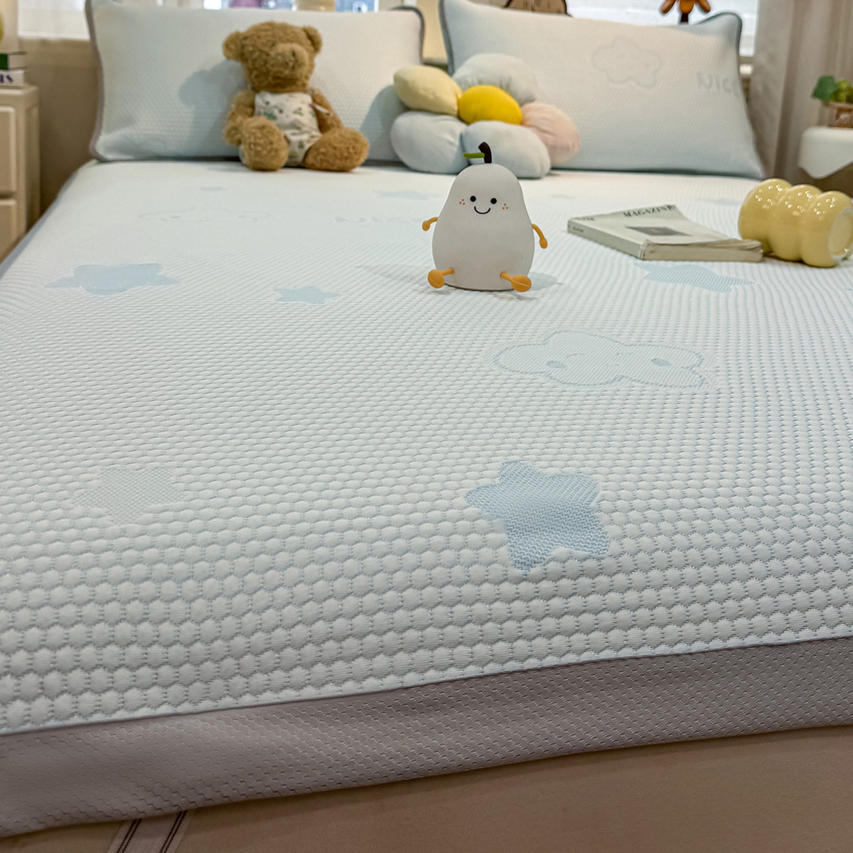 91家纺网 家纺一手货源 找家纺 眠势力 2026新款冰豆豆凉席三件套夏季冷感可机洗冰丝席软席子条席款 云朵-兰