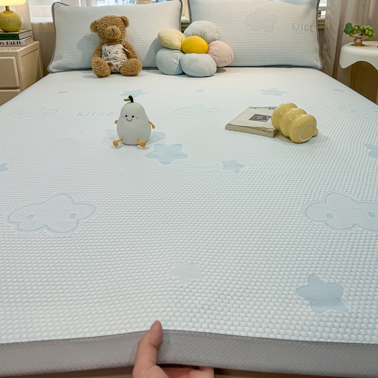 91家纺网 家纺一手货源 找家纺 眠势力 2026新款冰豆豆凉席三件套夏季冷感可机洗冰丝席软席子条席款 云朵-兰