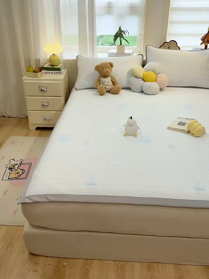 91家纺网 家纺一手货源 找家纺 眠势力 2026新款冰豆豆凉席三件套夏季冷感可机洗冰丝席软席子条席款 云朵-兰