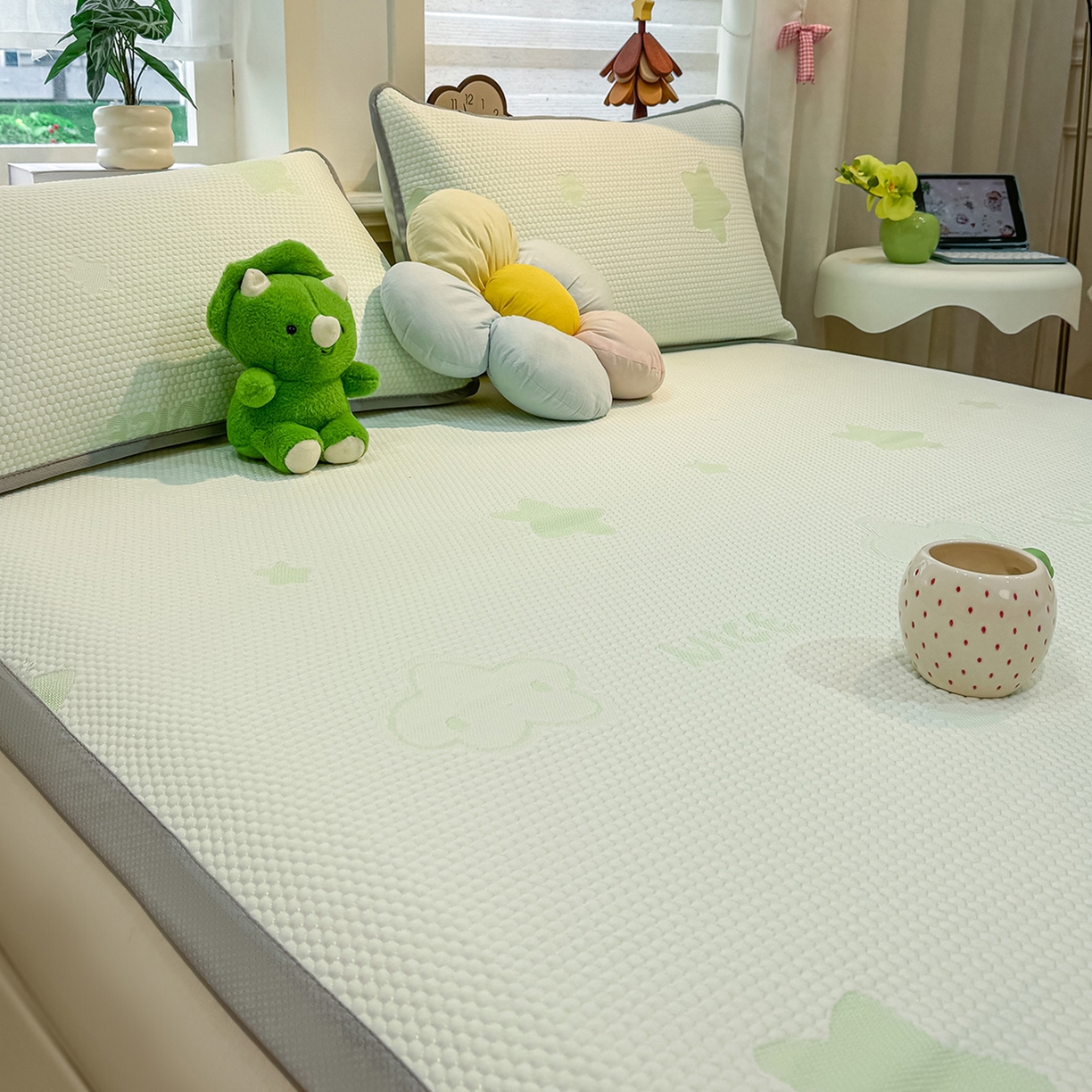 91家纺网 家纺一手货源 找家纺 眠势力 2026新款冰豆豆凉席三件套夏季冷感可机洗冰丝席软席子条席款 云朵-绿