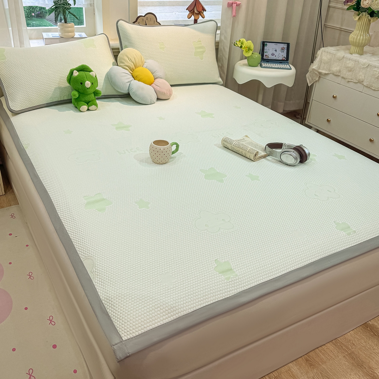 91家纺网 家纺一手货源 找家纺 眠势力 2026新款冰豆豆凉席三件套夏季冷感可机洗冰丝席软席子条席款 云朵-绿