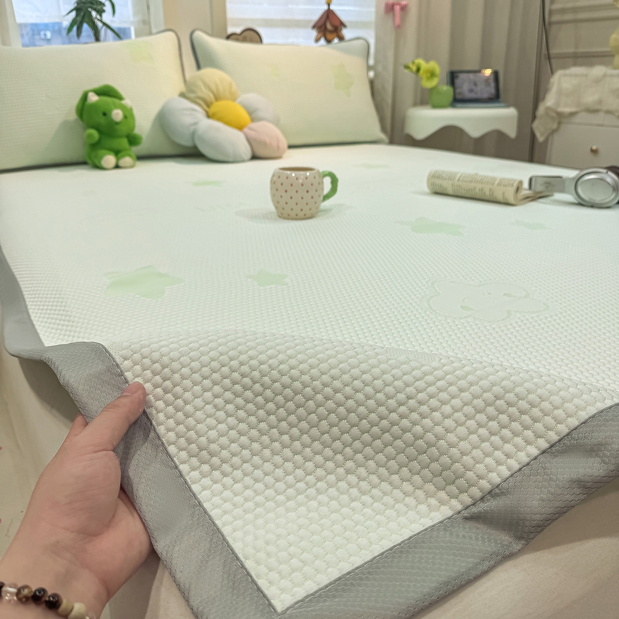 91家纺网 家纺一手货源 找家纺 眠势力 2026新款冰豆豆凉席三件套夏季冷感可机洗冰丝席软席子条席款 云朵-绿