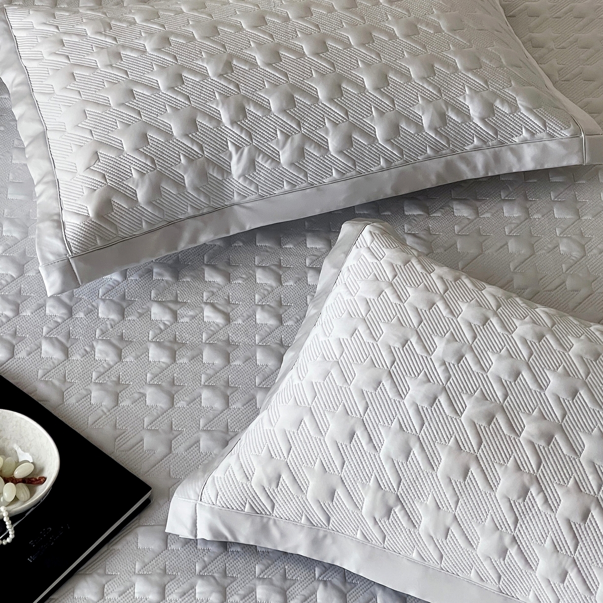 91家纺网 家纺一手货源 找家纺 【可铺可盖】傲蕾AL BEDDING出口韩国高分子冰丝床盖款软凉席锦纶冰丝席可机洗夏被绗缝夹棉三件套,琉璃紫,清水绿,银光灰,运河蓝