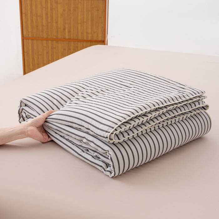 91家纺网 家纺一手货源 找家纺 迪梵家纺 2026新款A类无印风水洗棉条纹大豆夏凉被夏被空调被薄被子被子被芯（带买家秀） 条纹-黑