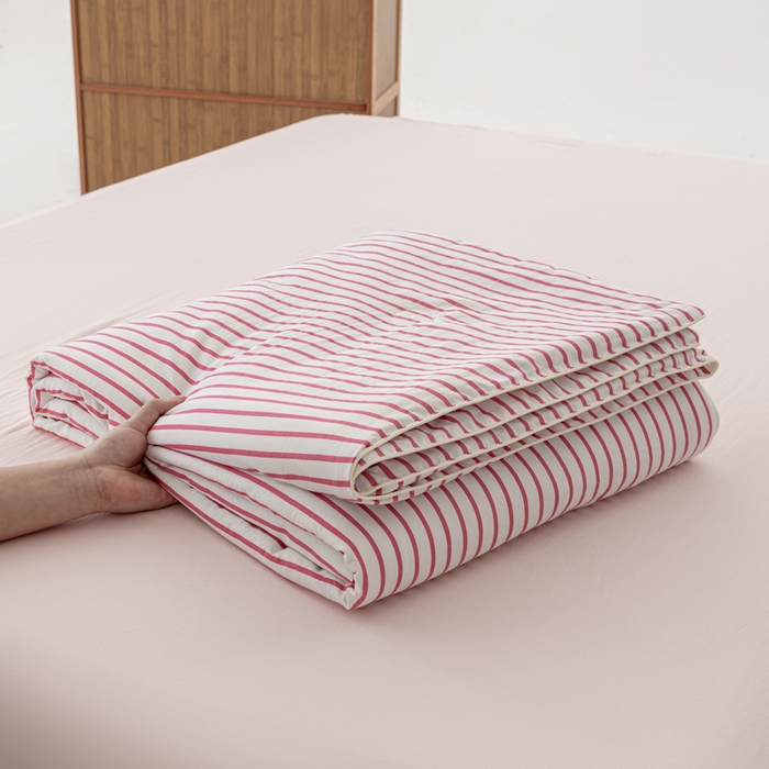 91家纺网 家纺一手货源 找家纺 迪梵家纺 2026新款A类无印风水洗棉条纹大豆夏凉被夏被空调被薄被子被子被芯（带买家秀） 条纹-红