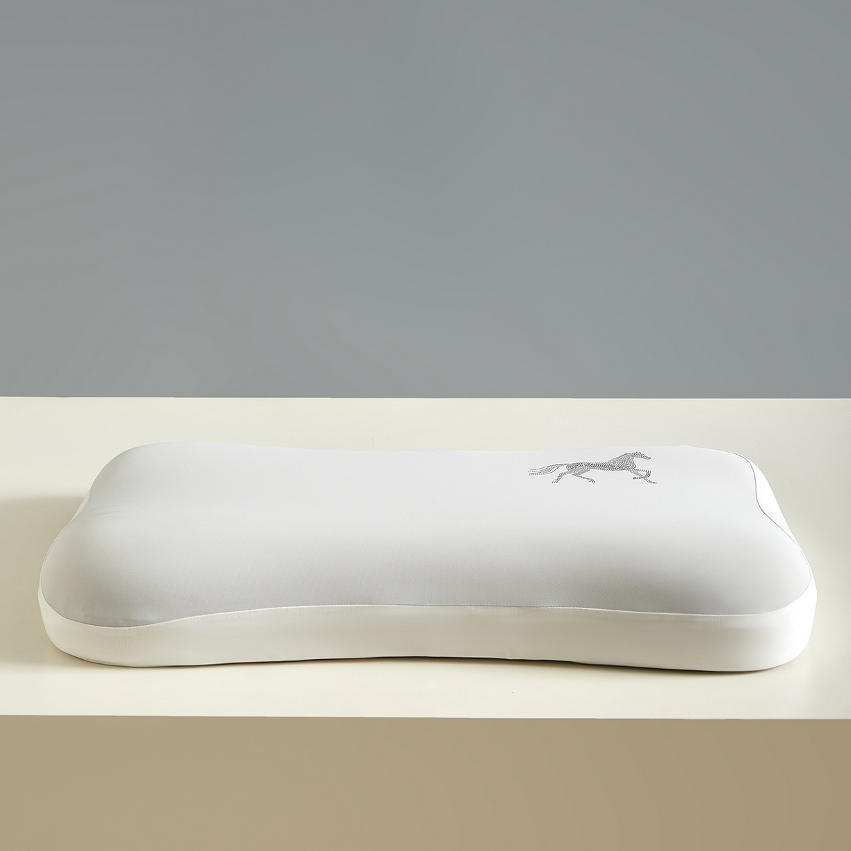 91家纺网 家纺一手货源 找家纺 芯辰 2026新款生物基马上有钱悬浮枕枕头枕芯 灰色