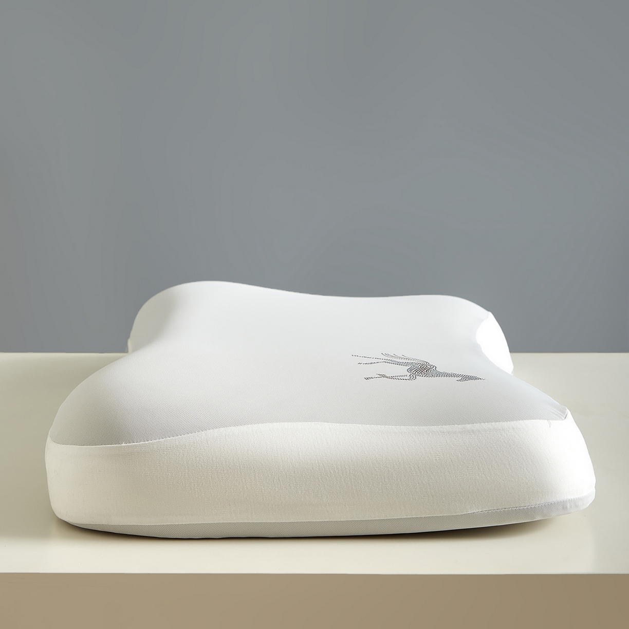 91家纺网 家纺一手货源 找家纺 芯辰 2026新款生物基马上有钱悬浮枕枕头枕芯 灰色