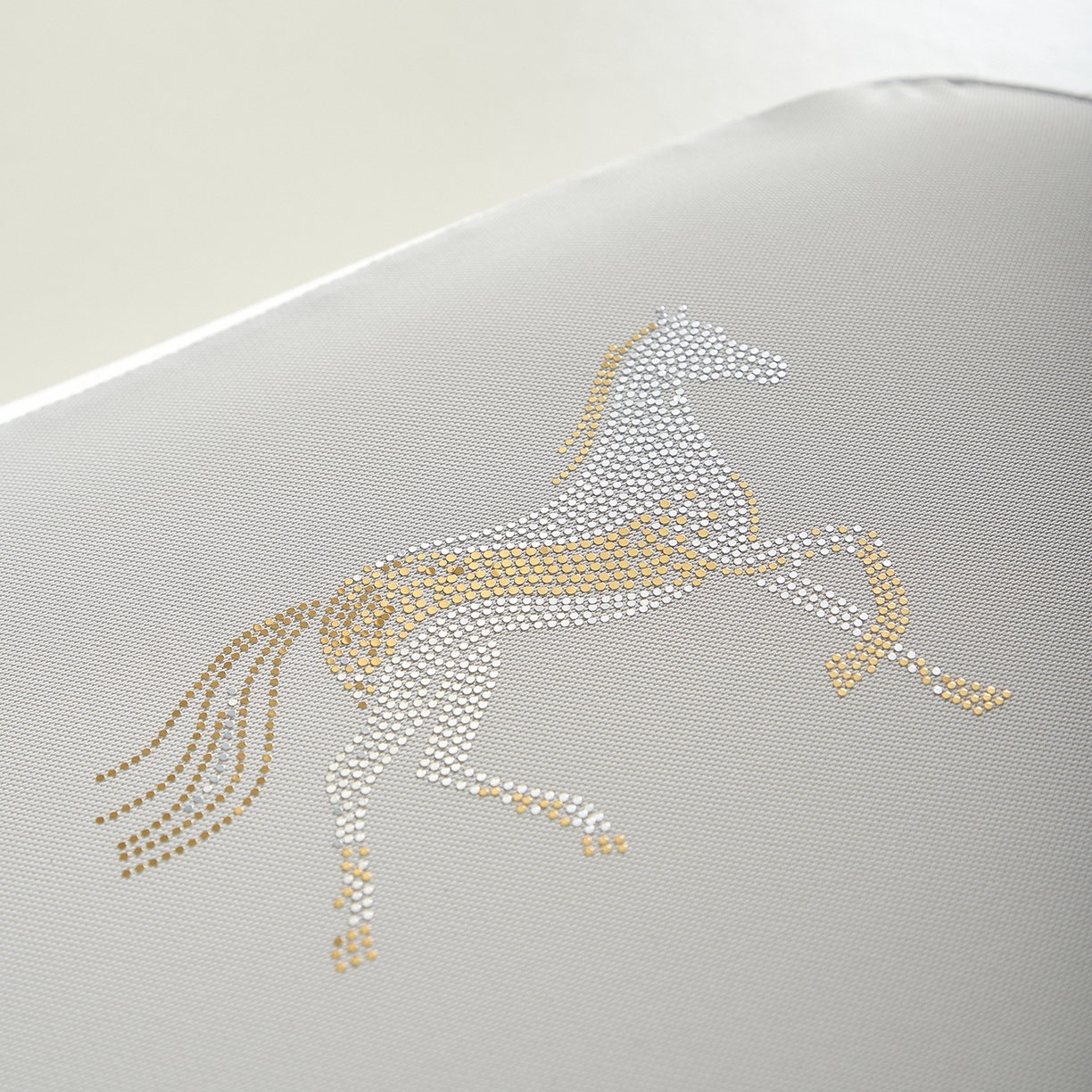 91家纺网 家纺一手货源 找家纺 芯辰 2026新款生物基马上有钱悬浮枕枕头枕芯 灰色