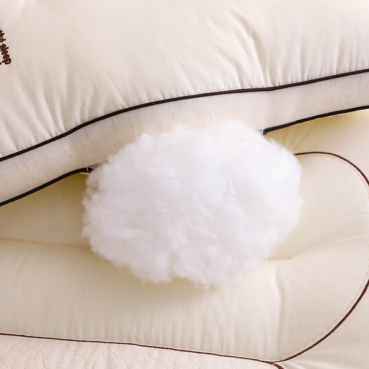 91家纺网 家纺一手货源 找家纺 （总）云熙枕业 2026春夏新款全棉立体抗菌护颈枕 枕头枕芯