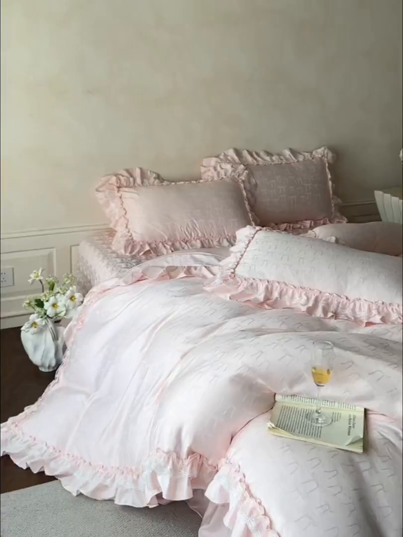 91家纺网 家纺一手货源 找家纺 （总）迪梦姿家纺 2026新款春意真丝提花床盖四件套