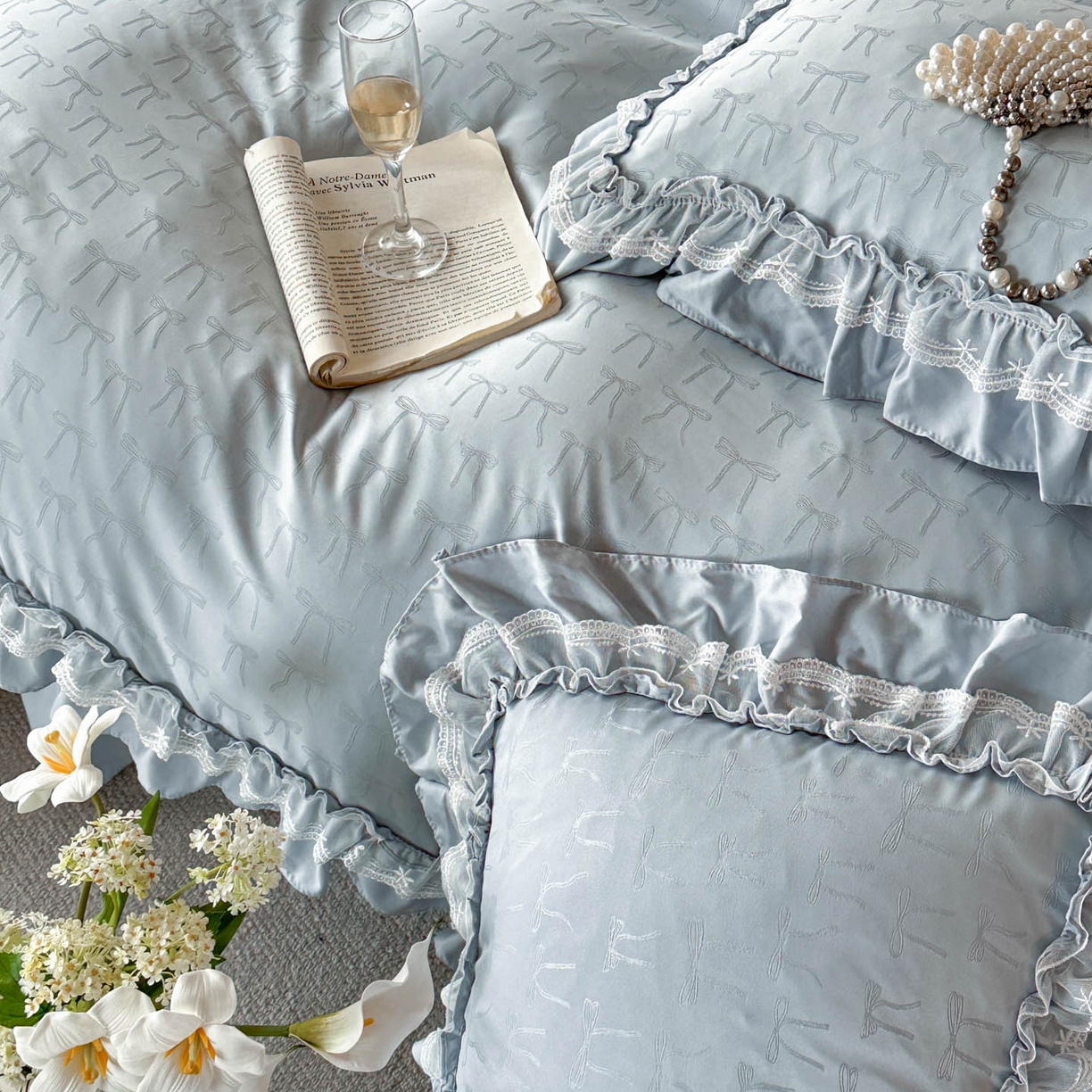 91家纺网 家纺一手货源 找家纺 迪梦姿家纺 2026新款春意真丝提花床盖四件套 天空兰