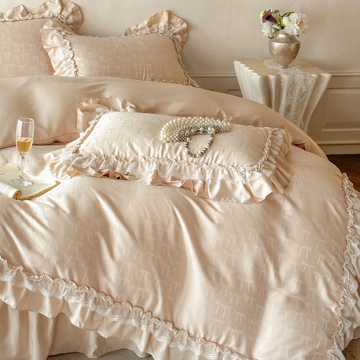 91家纺网 家纺一手货源 找家纺 迪梦姿家纺 2026新款春意真丝提花床盖四件套 香槟