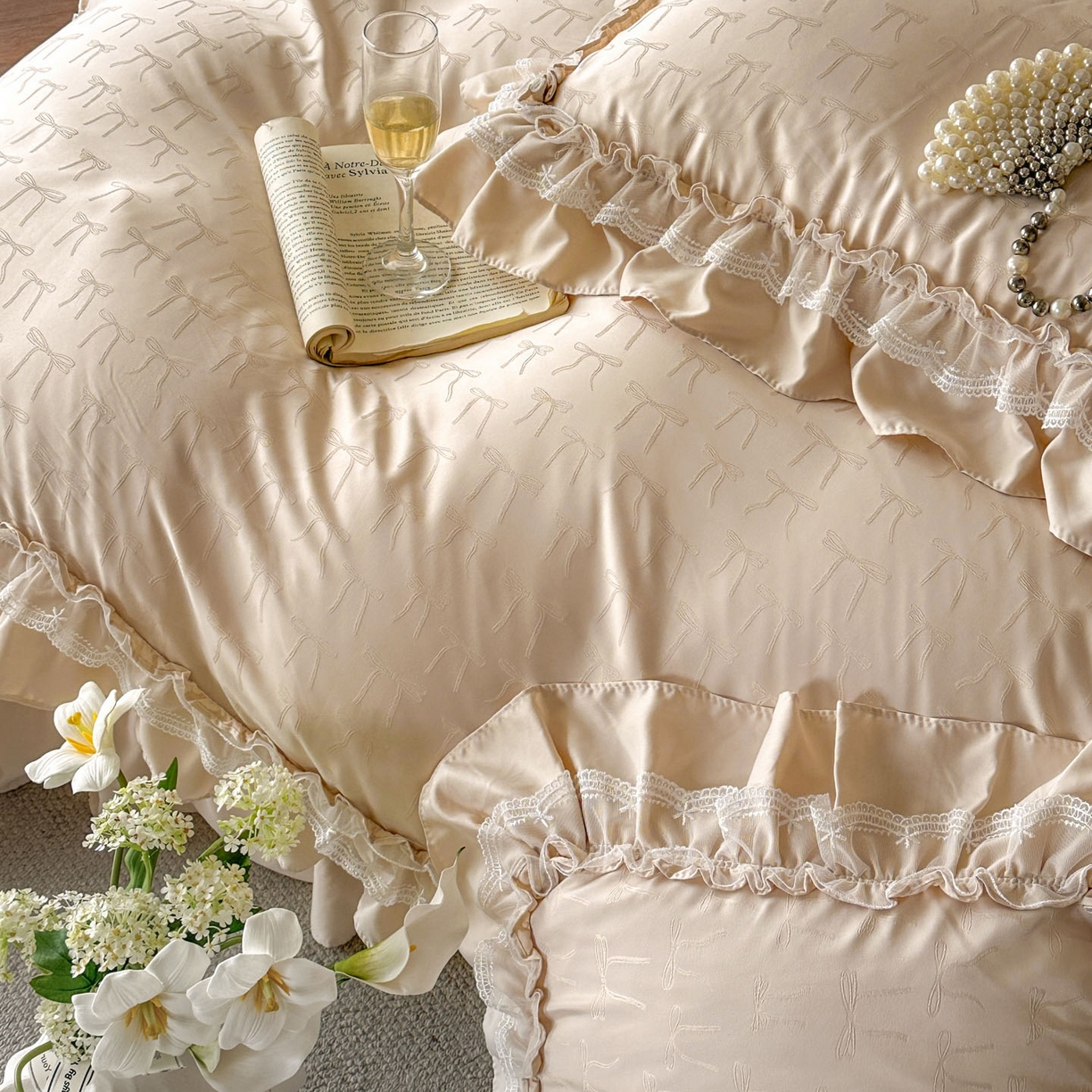 91家纺网 家纺一手货源 找家纺 迪梦姿家纺 2026新款春意真丝提花床盖四件套 香槟