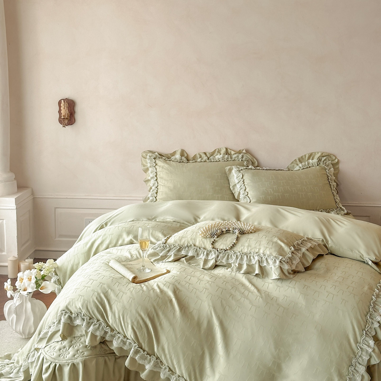 91家纺网 家纺一手货源 找家纺 迪梦姿家纺 2026新款春意真丝提花床盖四件套 抹茶绿