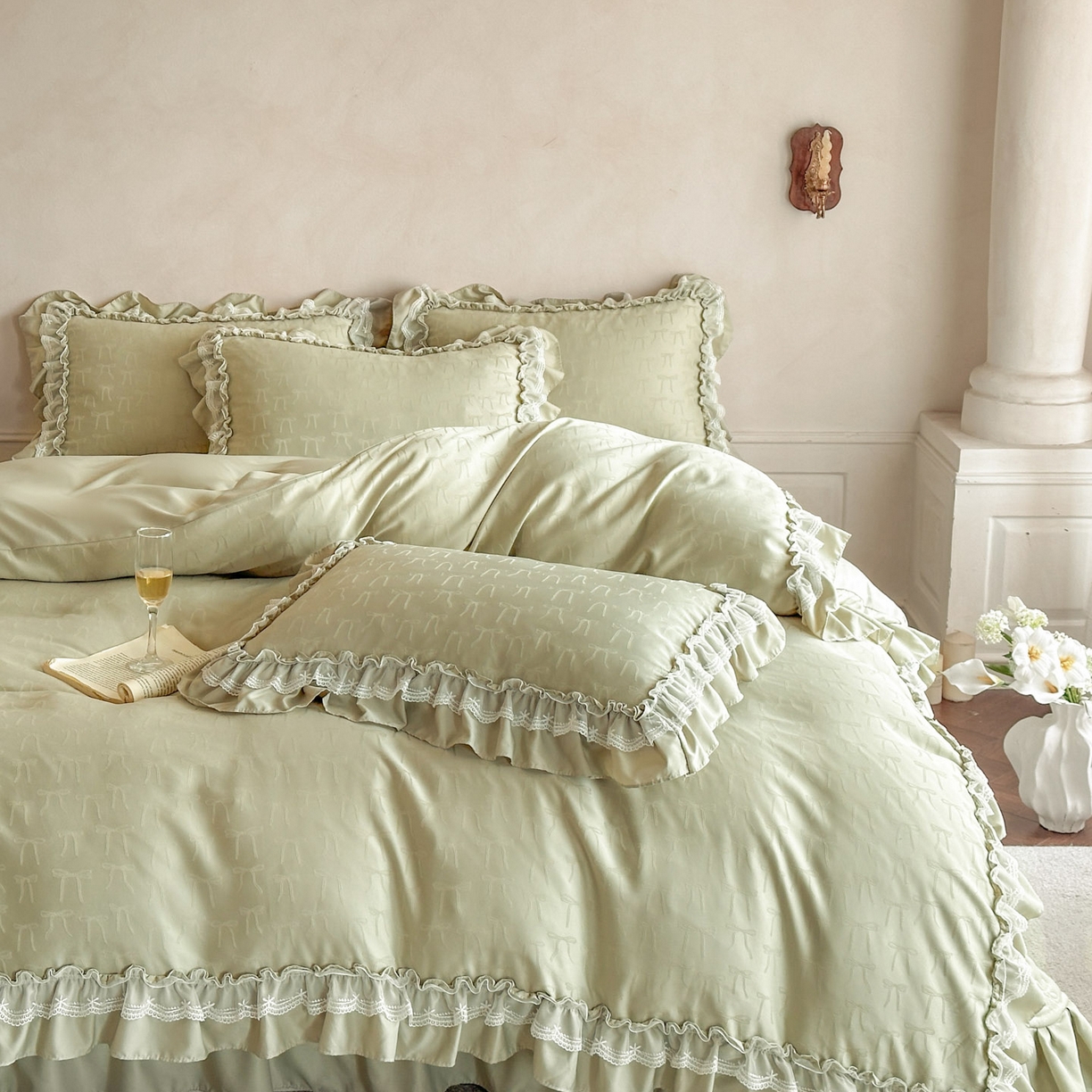 91家纺网 家纺一手货源 找家纺 迪梦姿家纺 2026新款春意真丝提花床盖四件套 抹茶绿