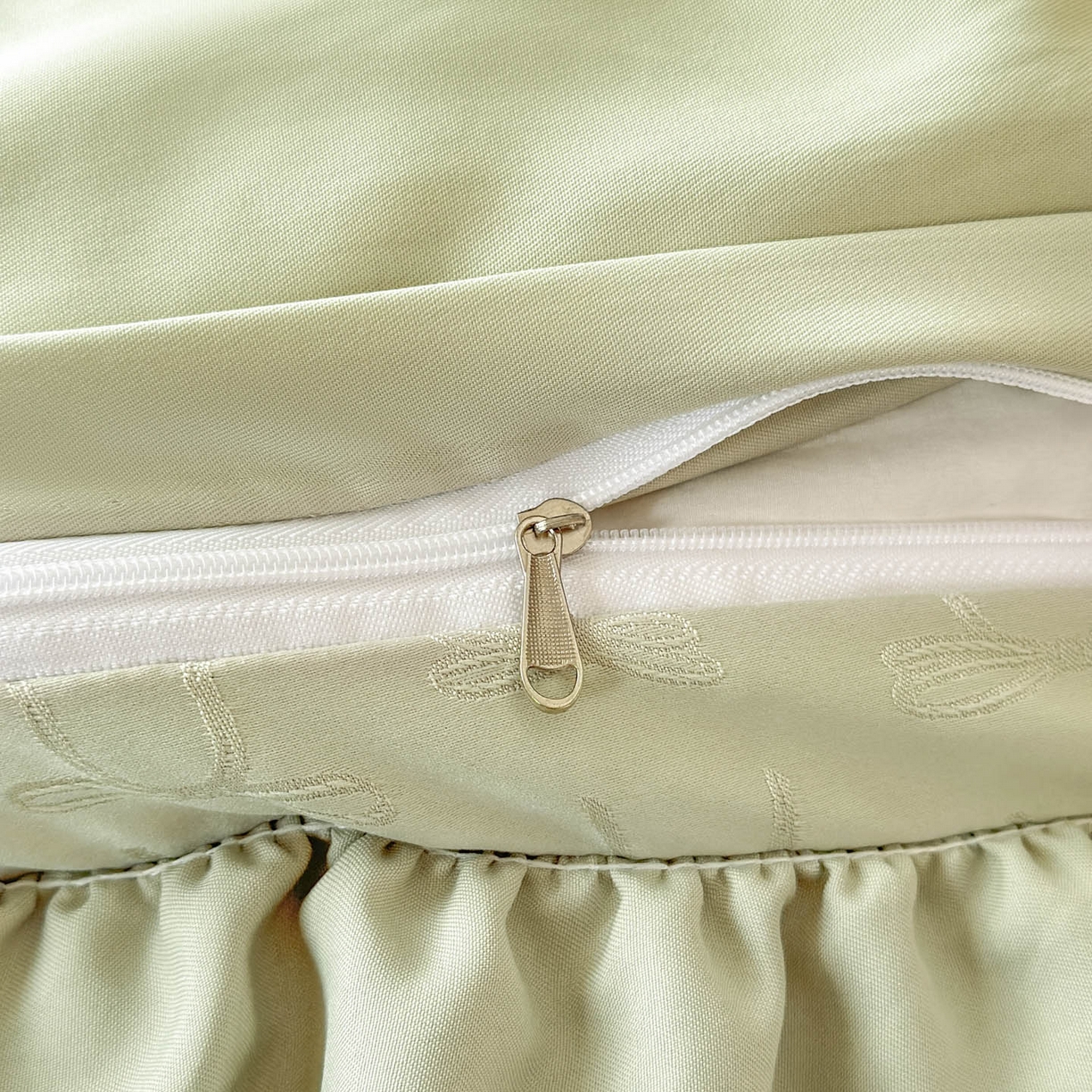 91家纺网 家纺一手货源 找家纺 迪梦姿家纺 2026新款春意真丝提花床盖四件套 抹茶绿