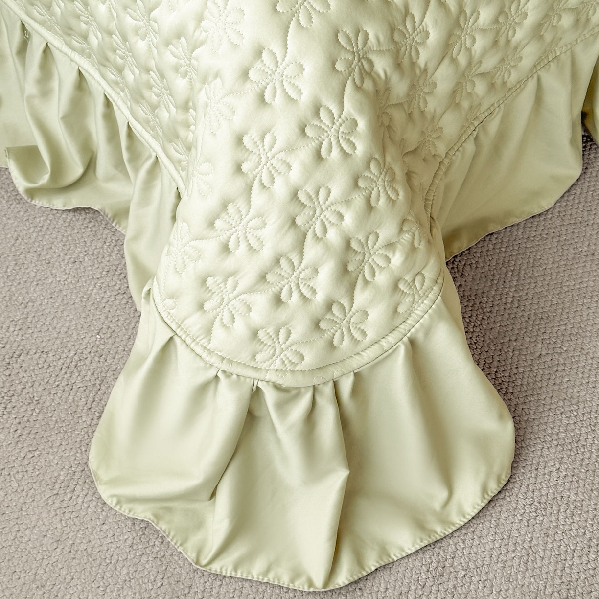 91家纺网 家纺一手货源 找家纺 迪梦姿家纺 2026新款春意真丝提花床盖四件套 抹茶绿