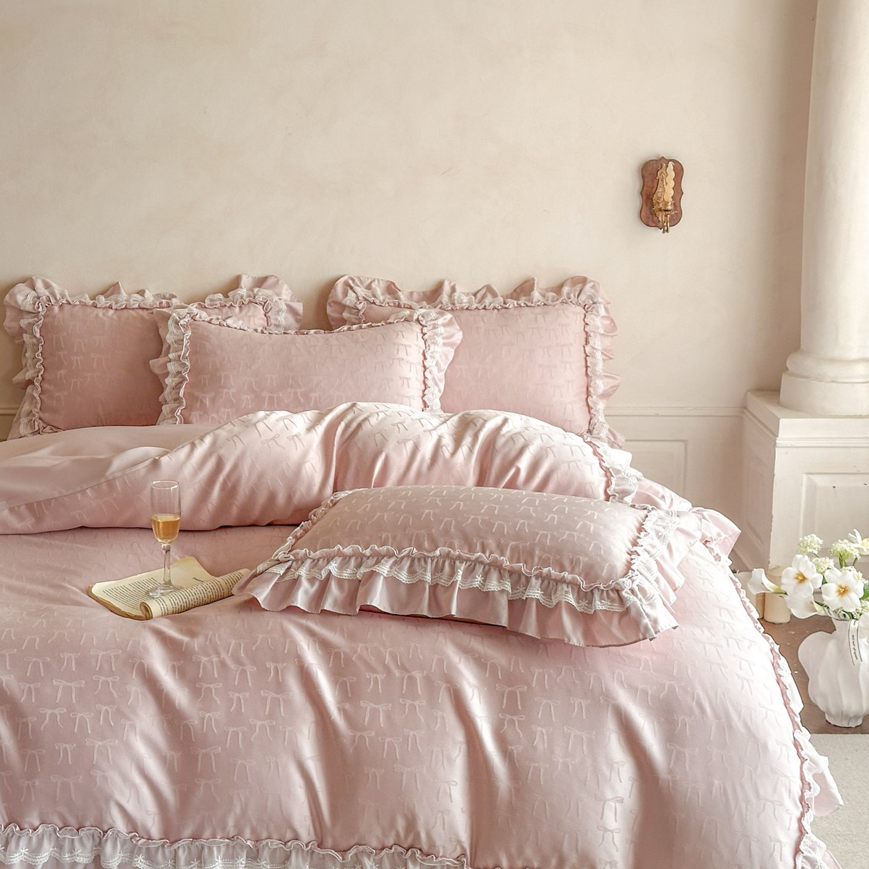 91家纺网 家纺一手货源 找家纺 迪梦姿家纺 2026新款春意真丝提花床盖四件套 豆沙