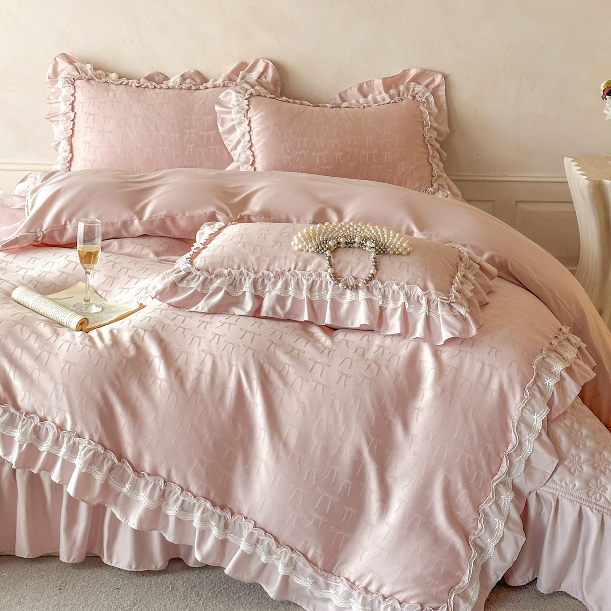 91家纺网 家纺一手货源 找家纺 迪梦姿家纺 2026新款春意真丝提花床盖四件套 豆沙