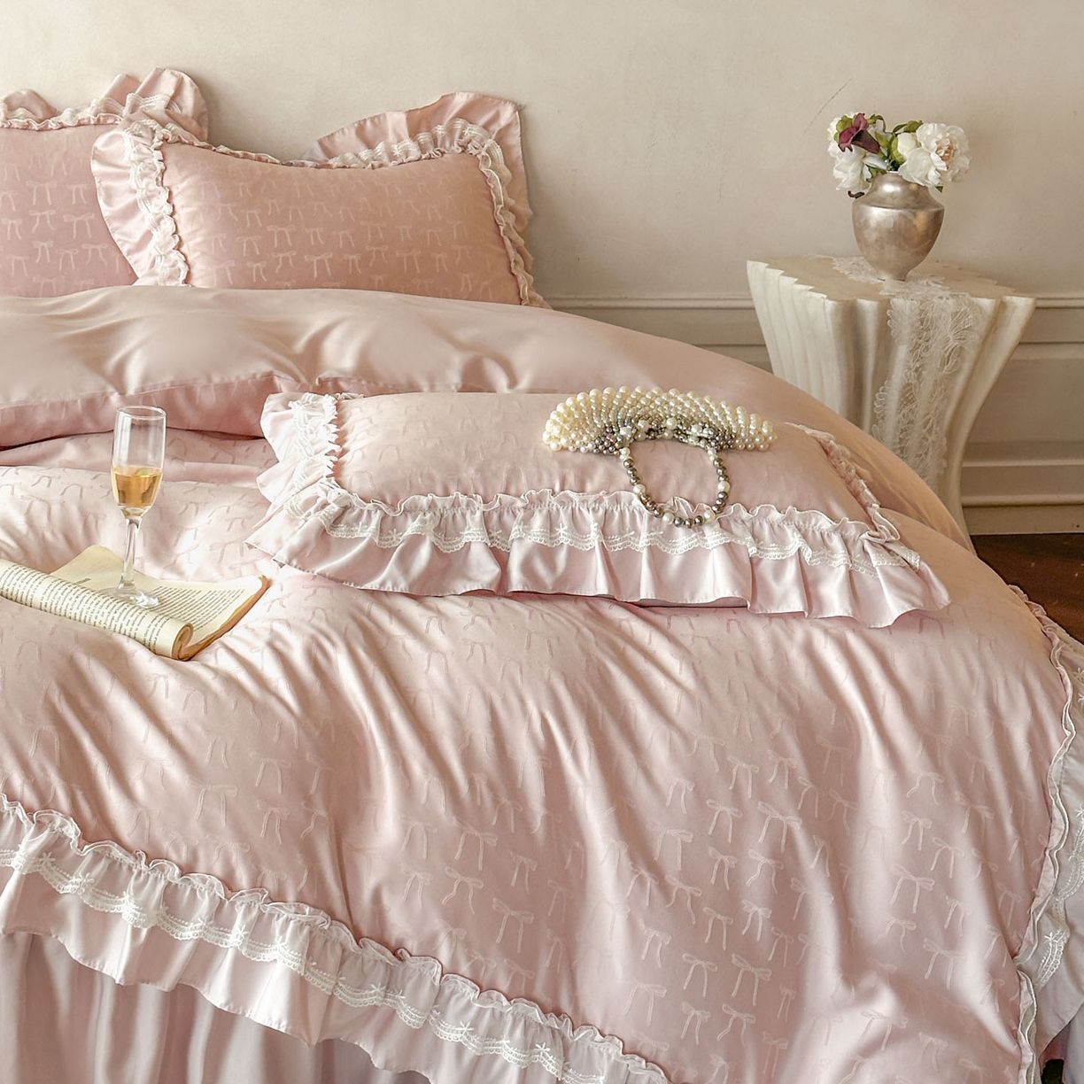 91家纺网 家纺一手货源 找家纺 迪梦姿家纺 2026新款春意真丝提花床盖四件套 豆沙