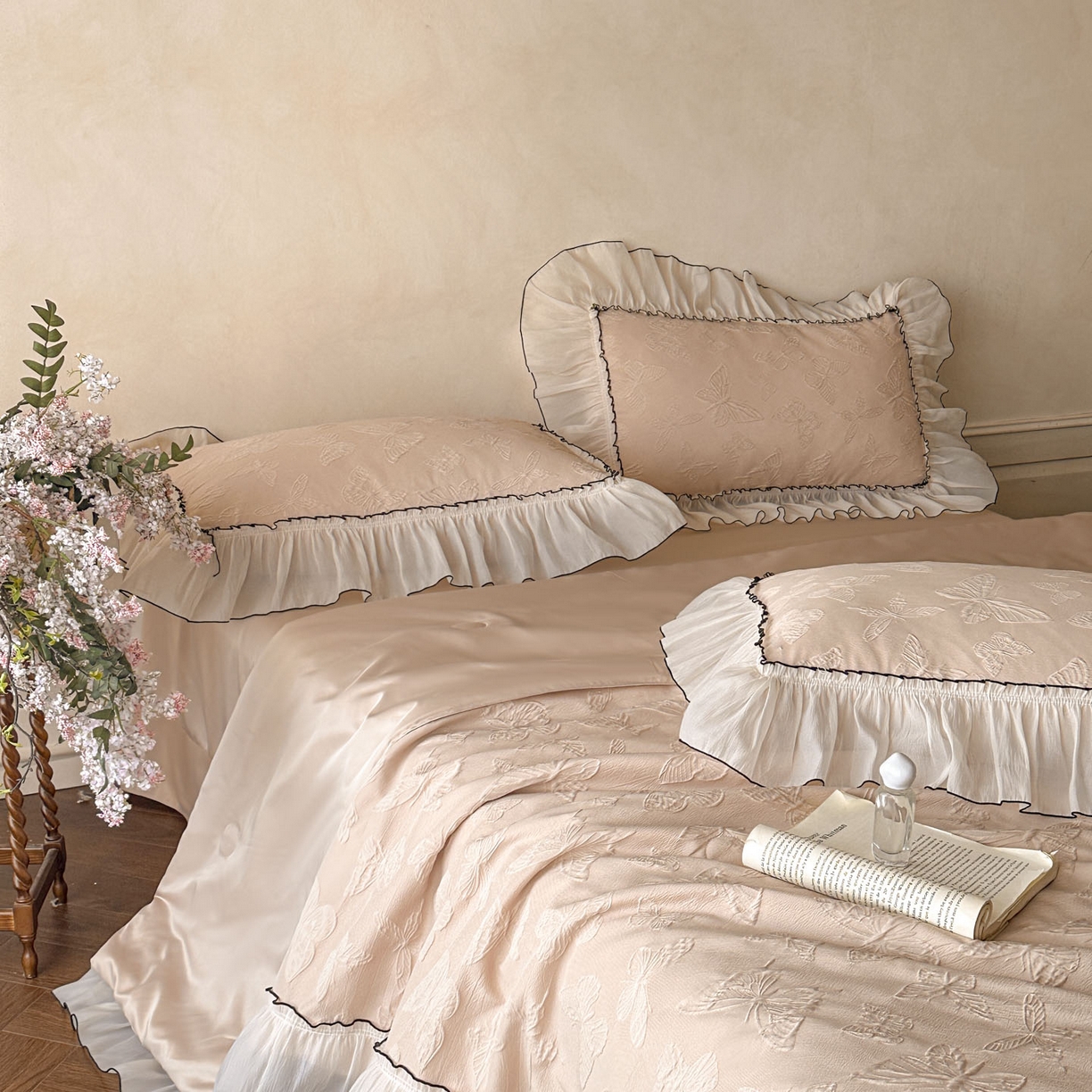 91家纺网 家纺一手货源 找家纺 （总）迪梦姿家纺 2026新款梦蝶真丝提花夏被四件套